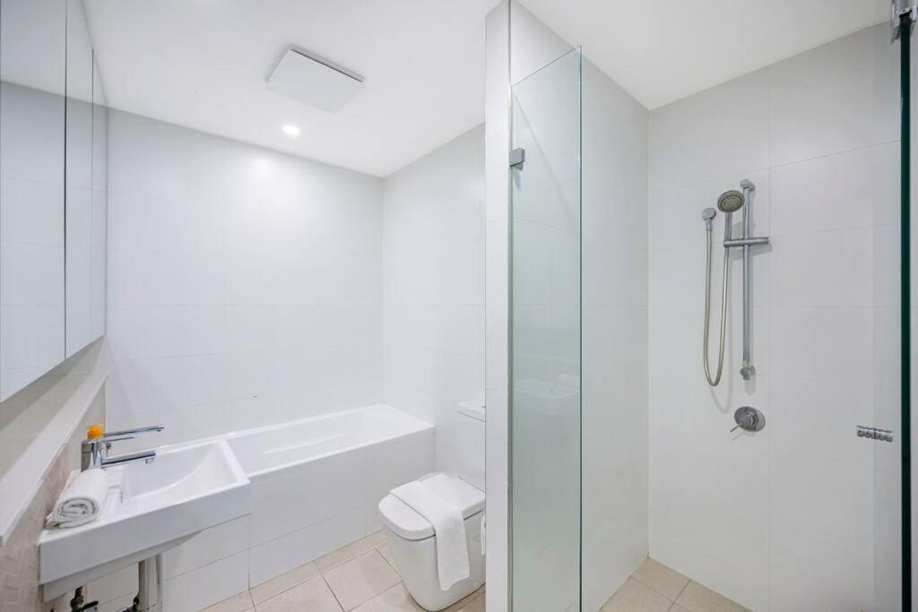 Apartment Eastwood 3br - Close To Shops & Transport Sydney