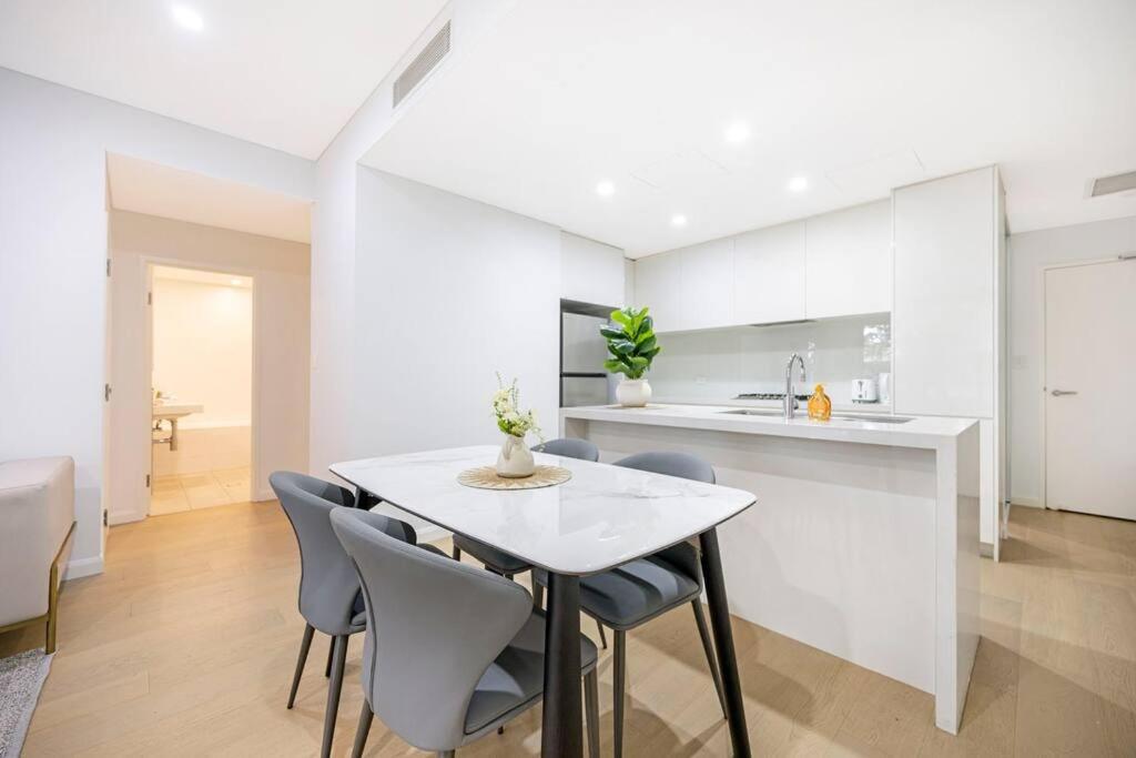 Eastwood 3br - Close To Shops & Transport Sydney